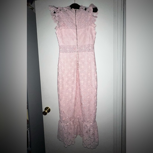 Lace dress with ruffle sleeves and hem - Picture 3 of 3